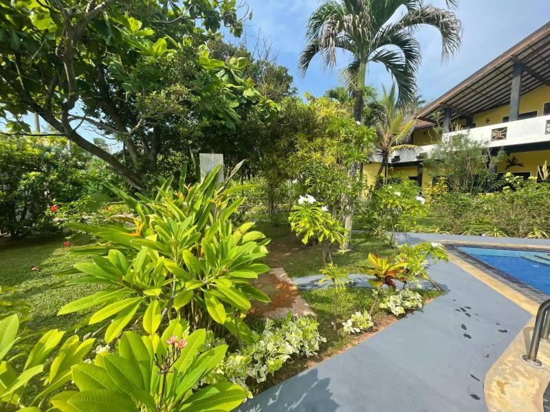 Solomon Beach Hotel Marawila Kültér fotó