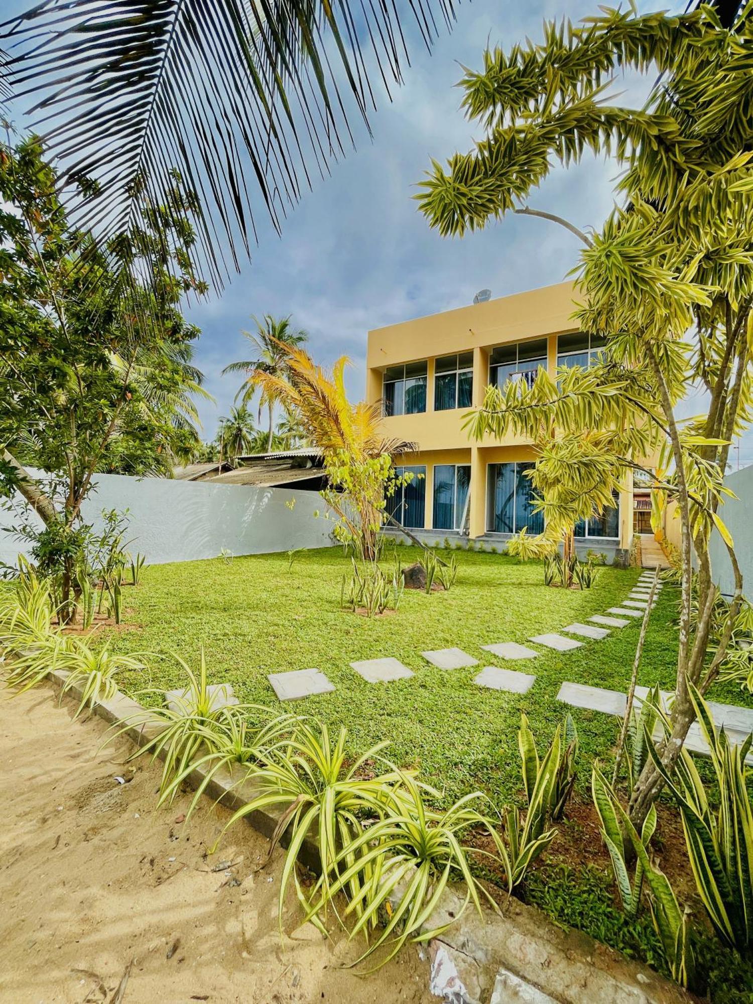 Solomon Beach Hotel Marawila Kültér fotó