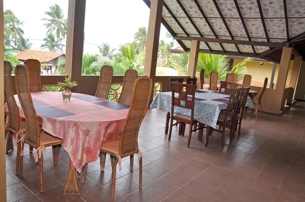Solomon Beach Hotel Marawila Kültér fotó