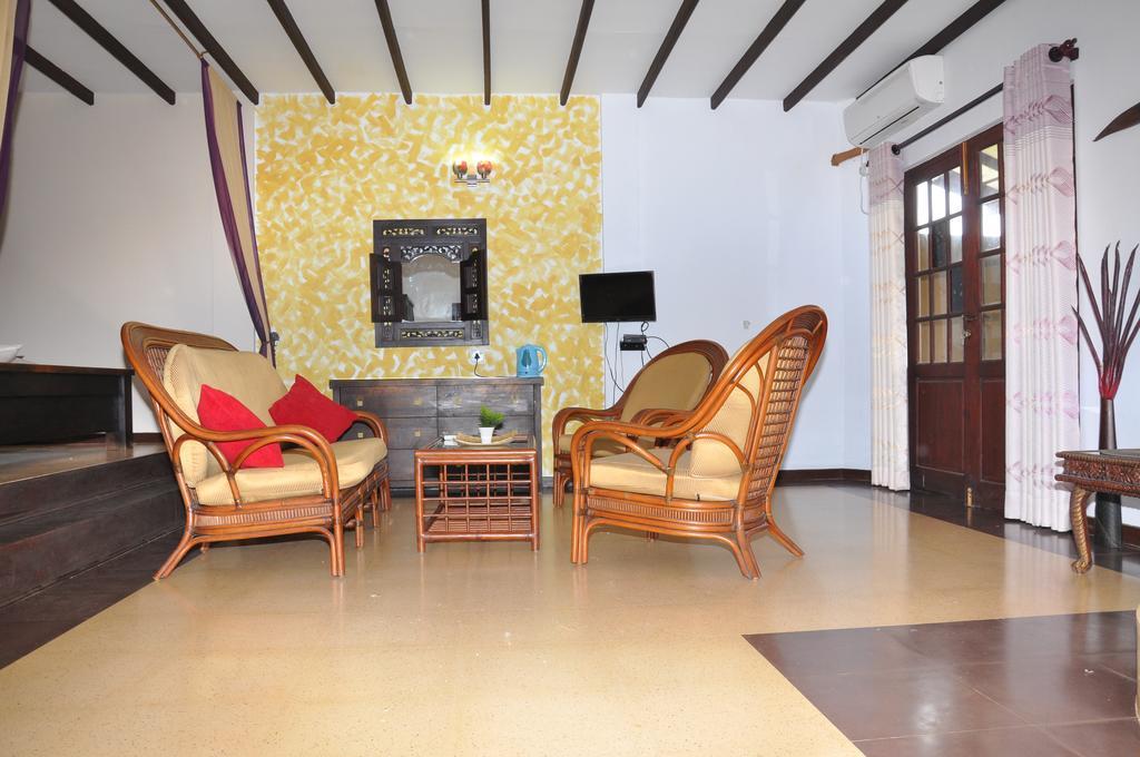 Solomon Beach Hotel Marawila Kültér fotó