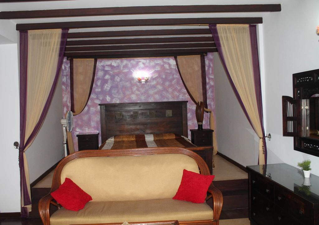 Solomon Beach Hotel Marawila Kültér fotó