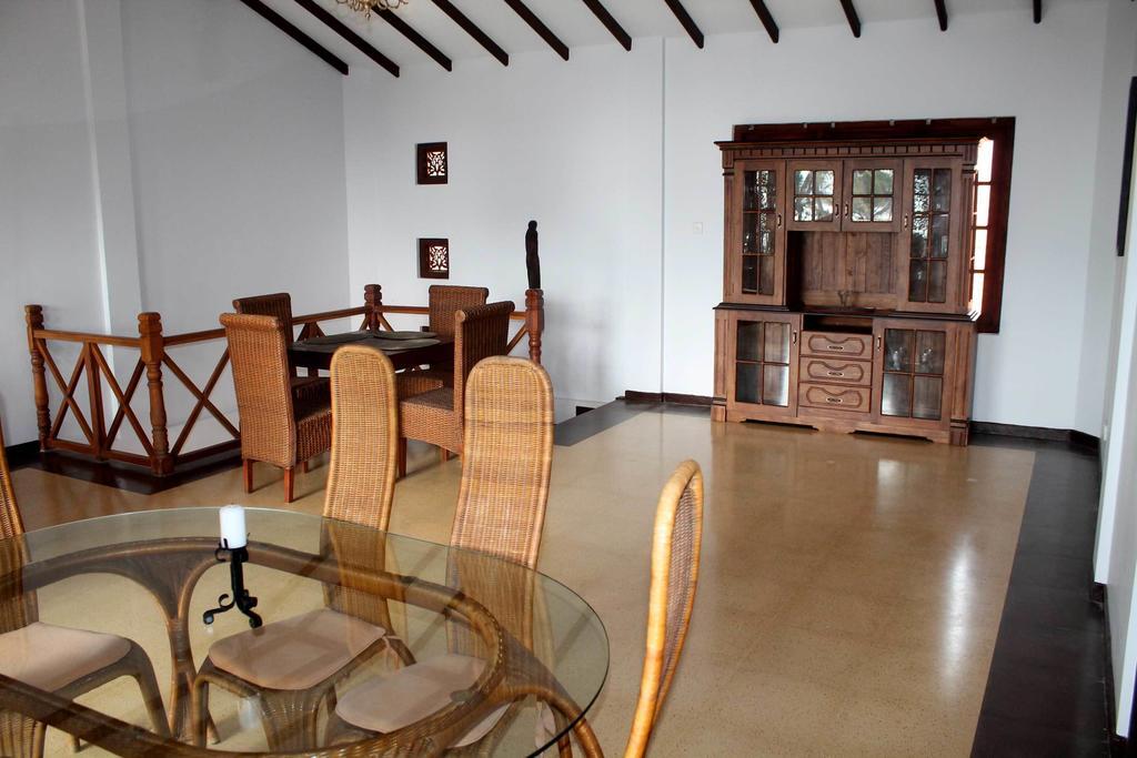 Solomon Beach Hotel Marawila Kültér fotó